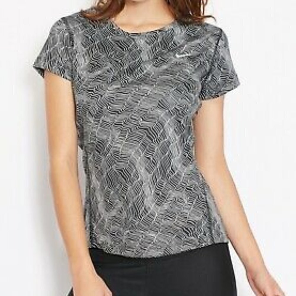 Nike Women’s Dri-Fit Miler Running striped T-Shirt Black white size S round neck